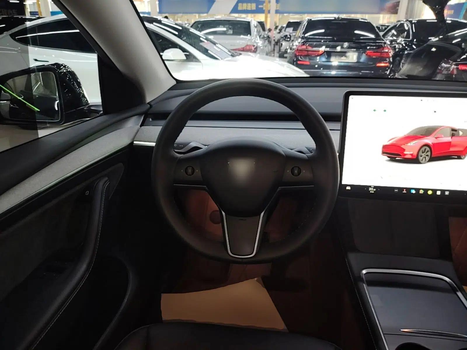Tesla Model Y 2024 Long-Range All-Wheel-Drive Version — миниатюра 13