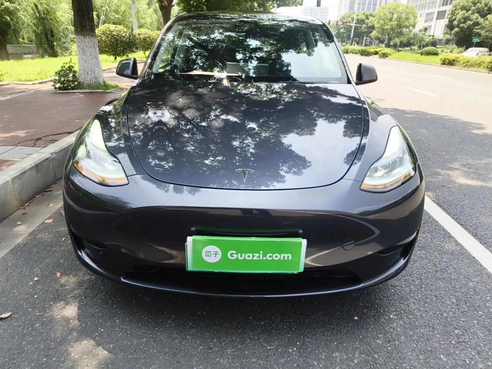 Tesla Model Y 2024 Rear-Wheel-Drive Version — миниатюра 2