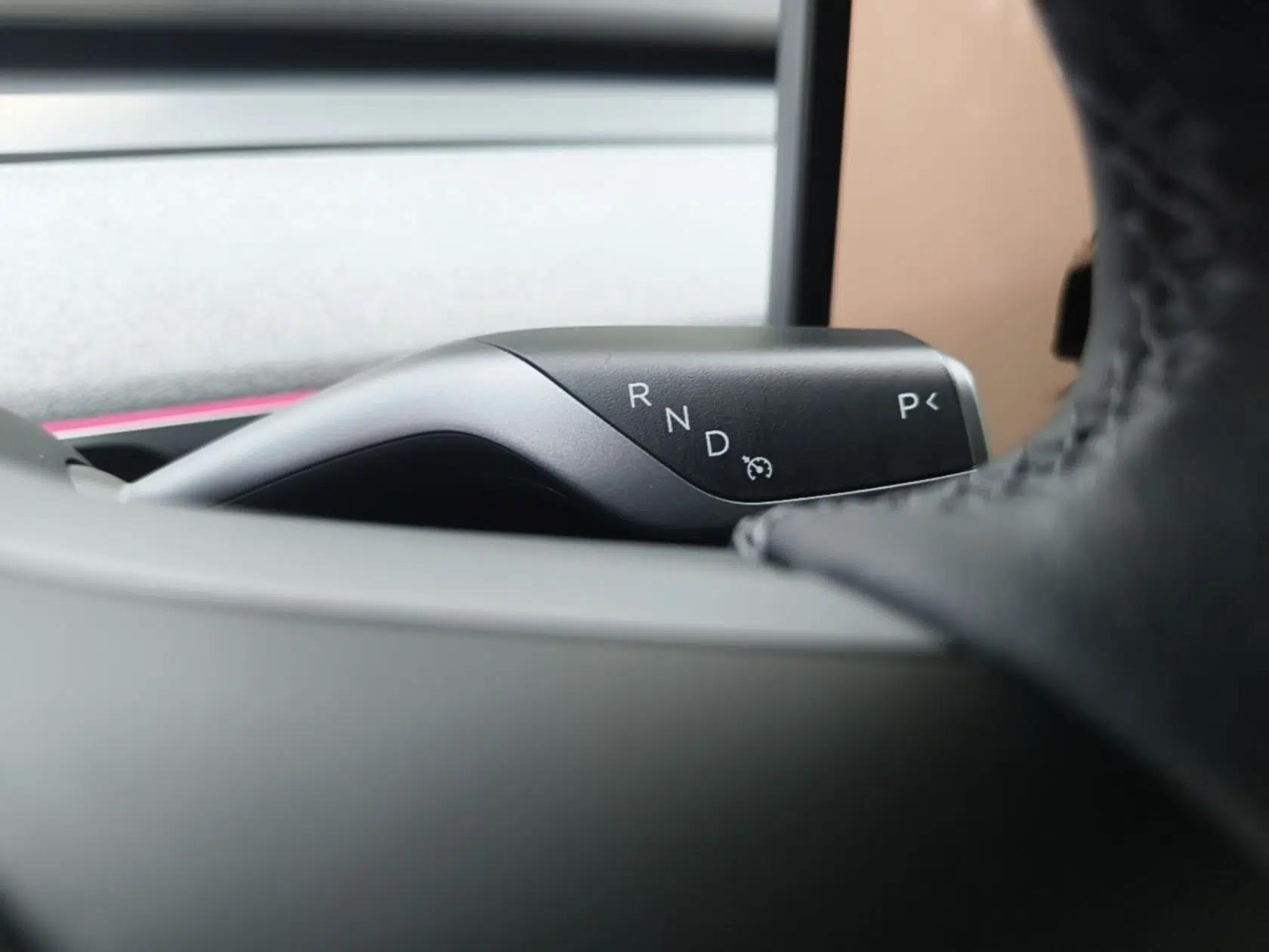 Tesla Model Y 2024 Rear-Wheel-Drive Version — миниатюра 16