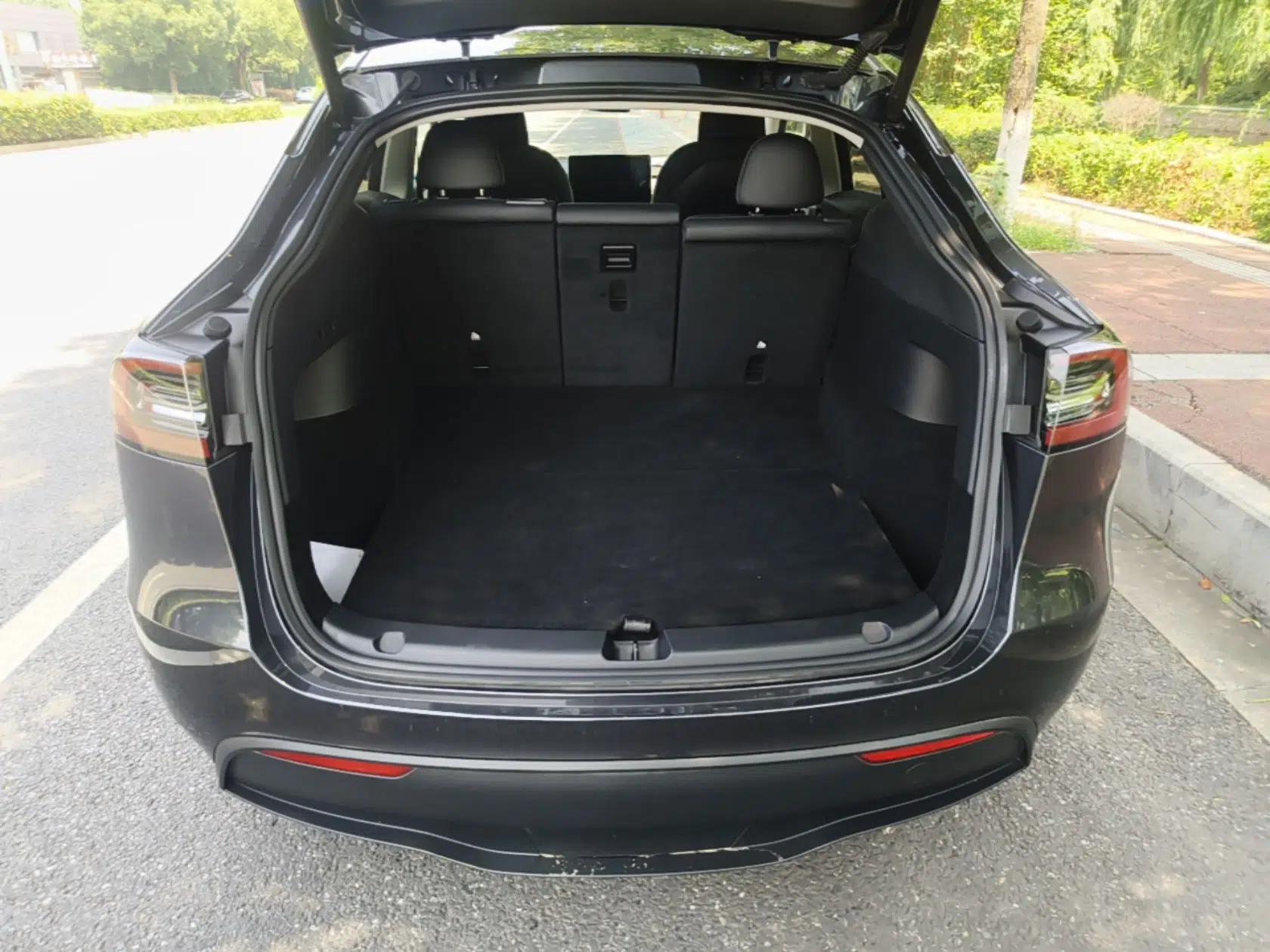 Tesla Model Y 2024 Rear-Wheel-Drive Version — миниатюра 22