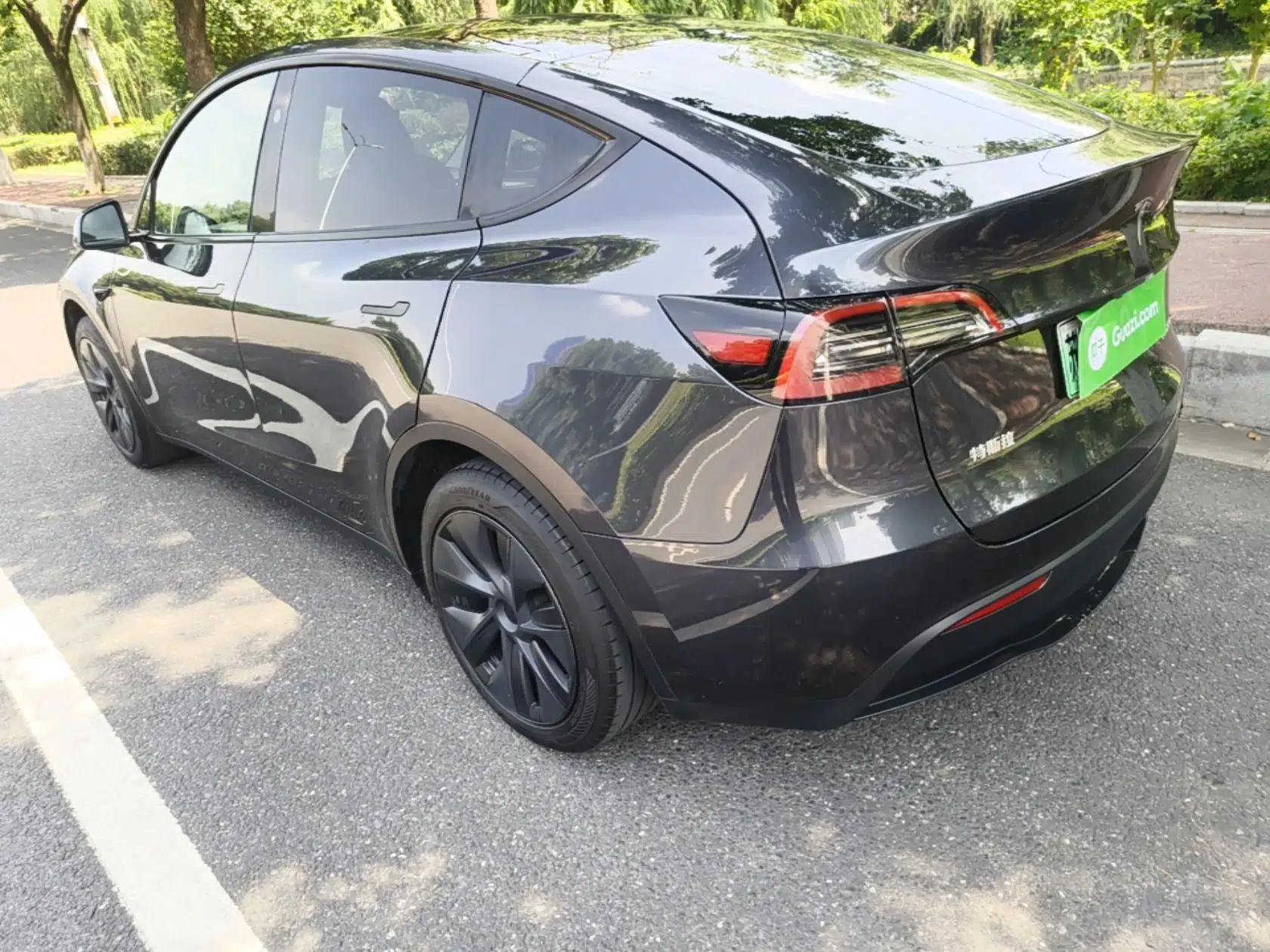 Tesla Model Y 2024 Rear-Wheel-Drive Version — миниатюра 4