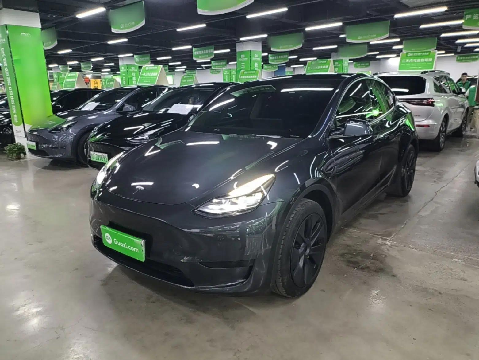Tesla Model Y 2024 Rear-Wheel-Drive Version — миниатюра 1