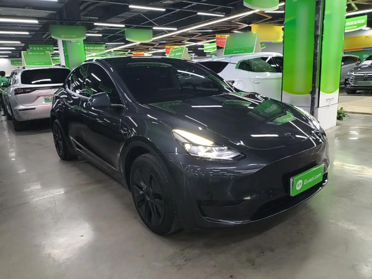 Tesla Model Y 2024 Rear-Wheel-Drive Version — миниатюра 3