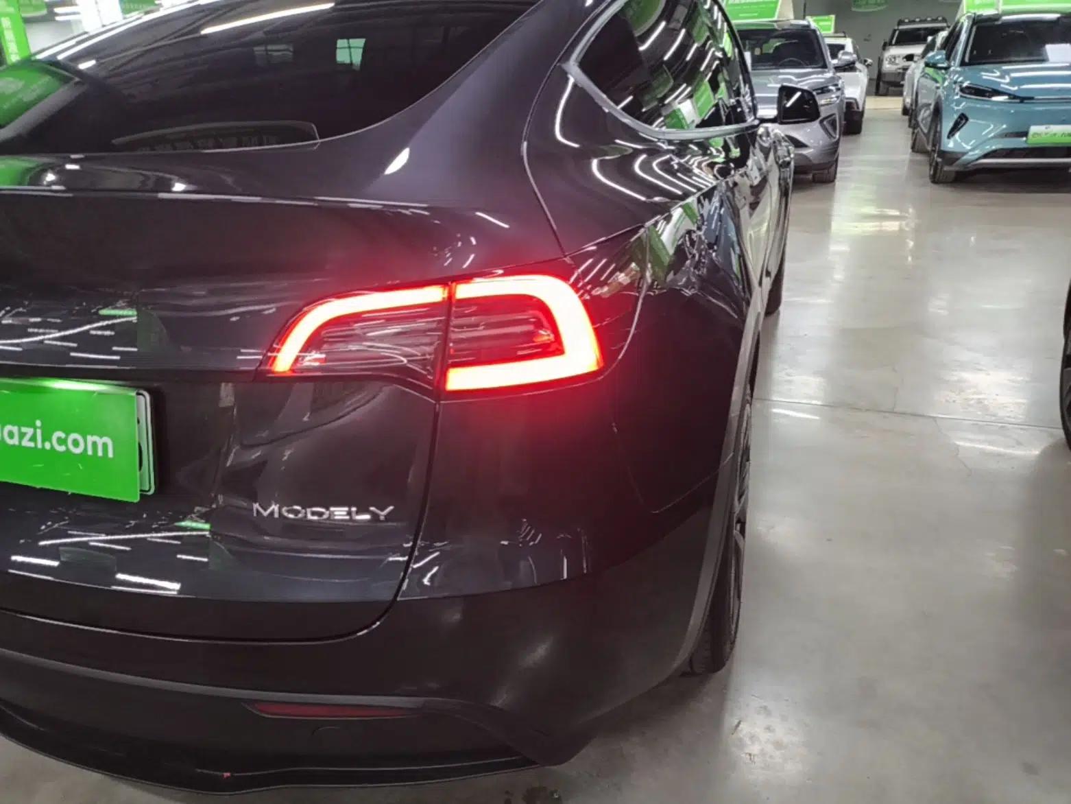 Tesla Model Y 2024 Rear-Wheel-Drive Version — миниатюра 9