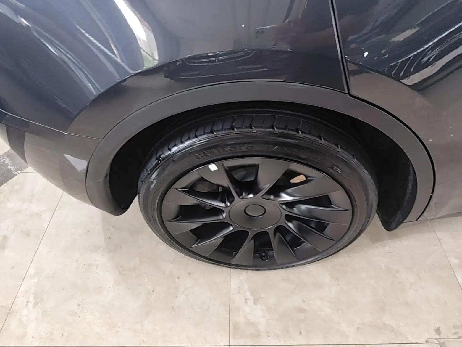 Tesla Model Y 2024 Long-Range All-Wheel-Drive Version — миниатюра 11