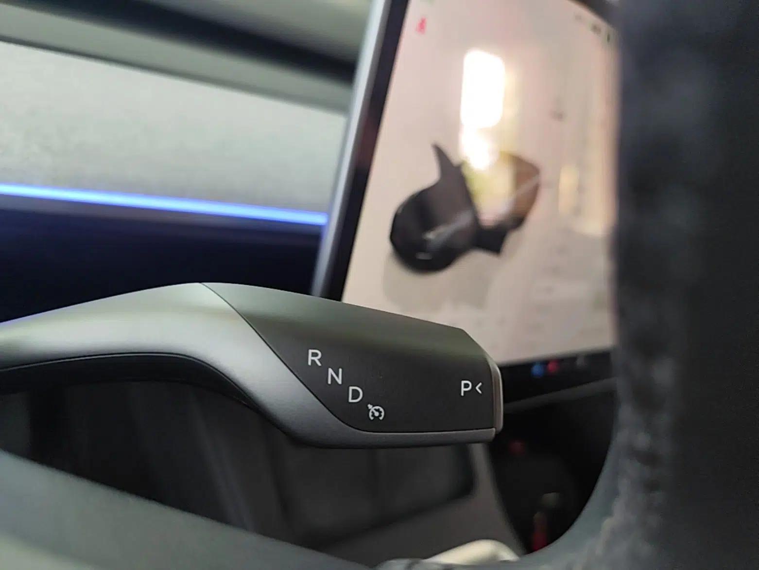 Tesla Model Y 2024 Long-Range All-Wheel-Drive Version — миниатюра 16