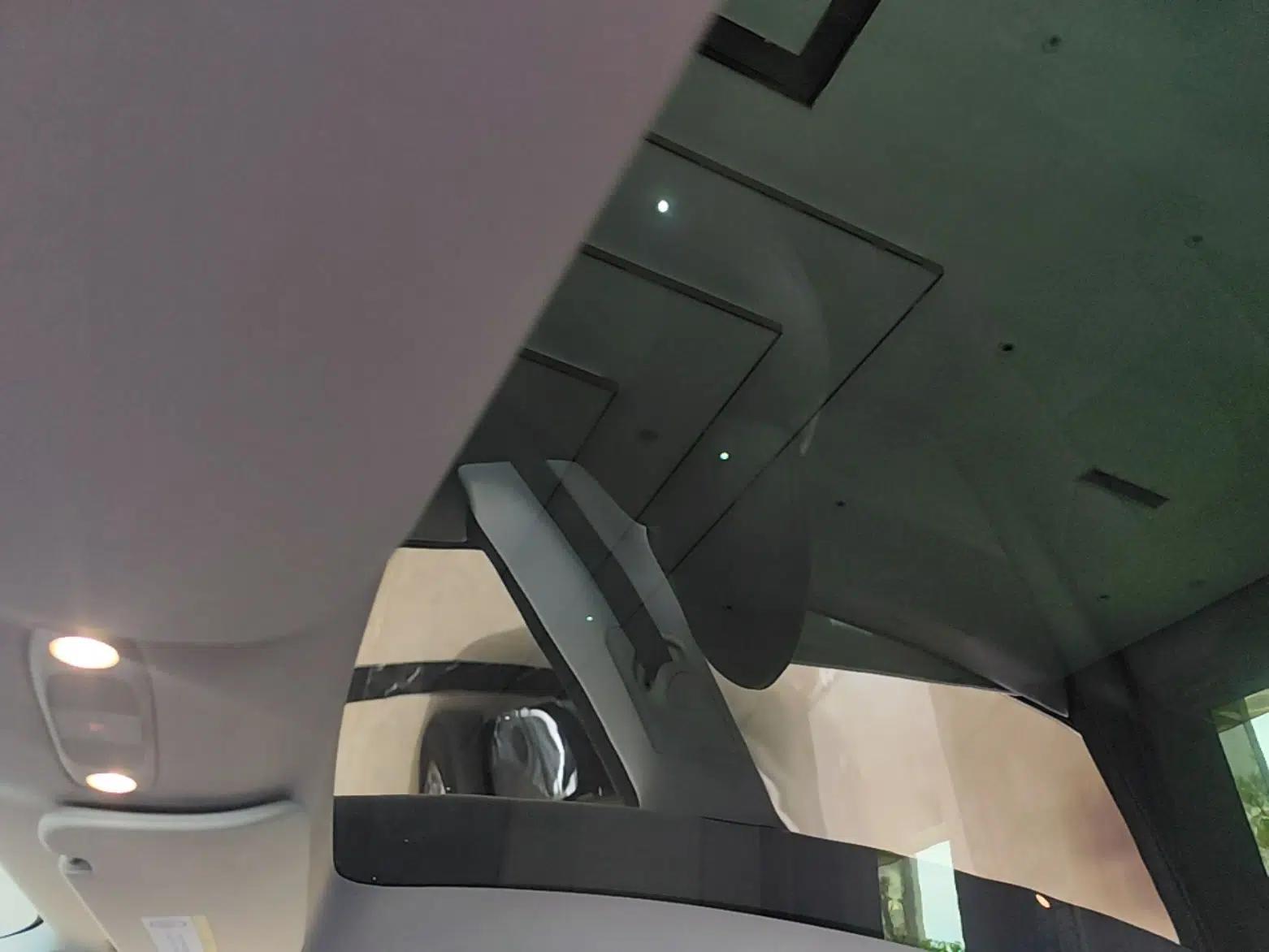 Tesla Model Y 2024 Long-Range All-Wheel-Drive Version — миниатюра 21