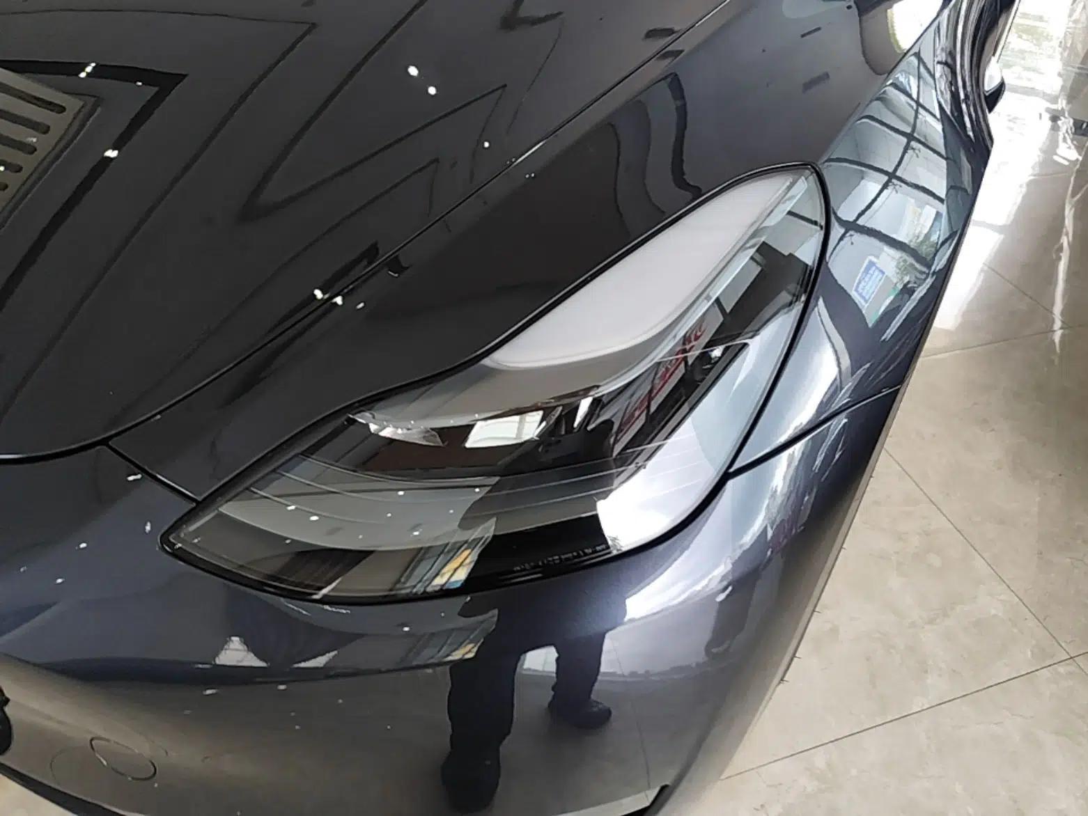 Tesla Model Y 2024 Long-Range All-Wheel-Drive Version — миниатюра 8
