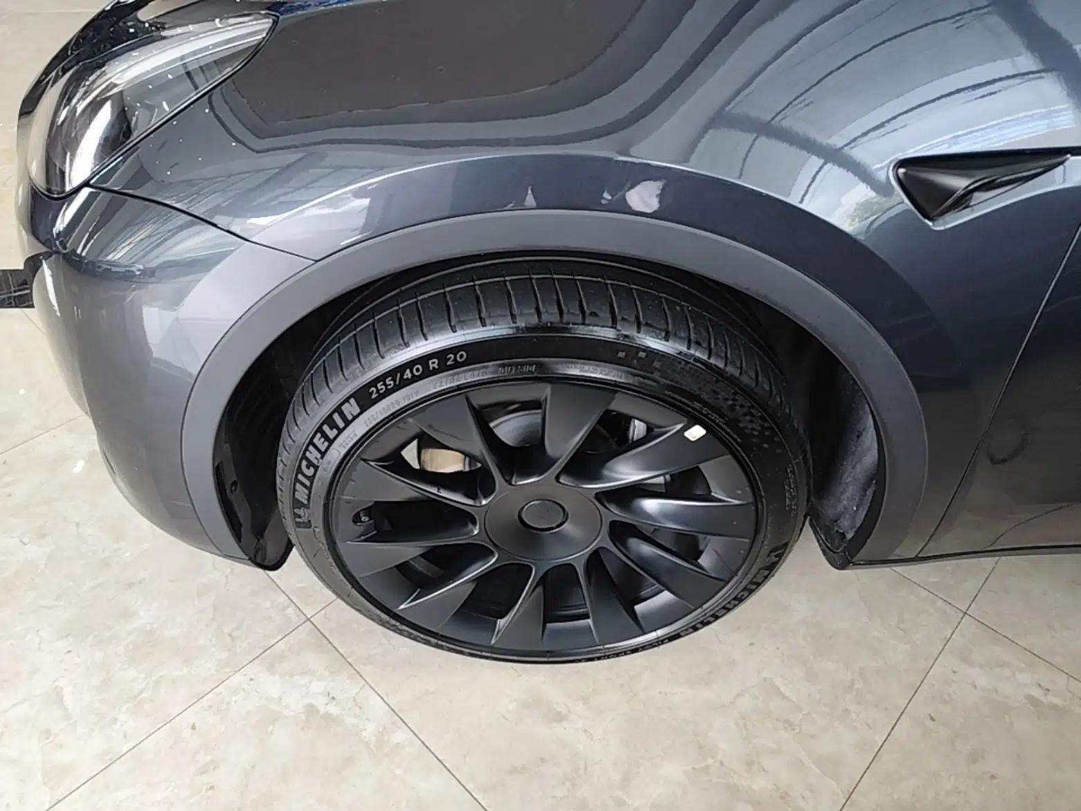 Tesla Model Y 2024 Long-Range All-Wheel-Drive Version — миниатюра 10