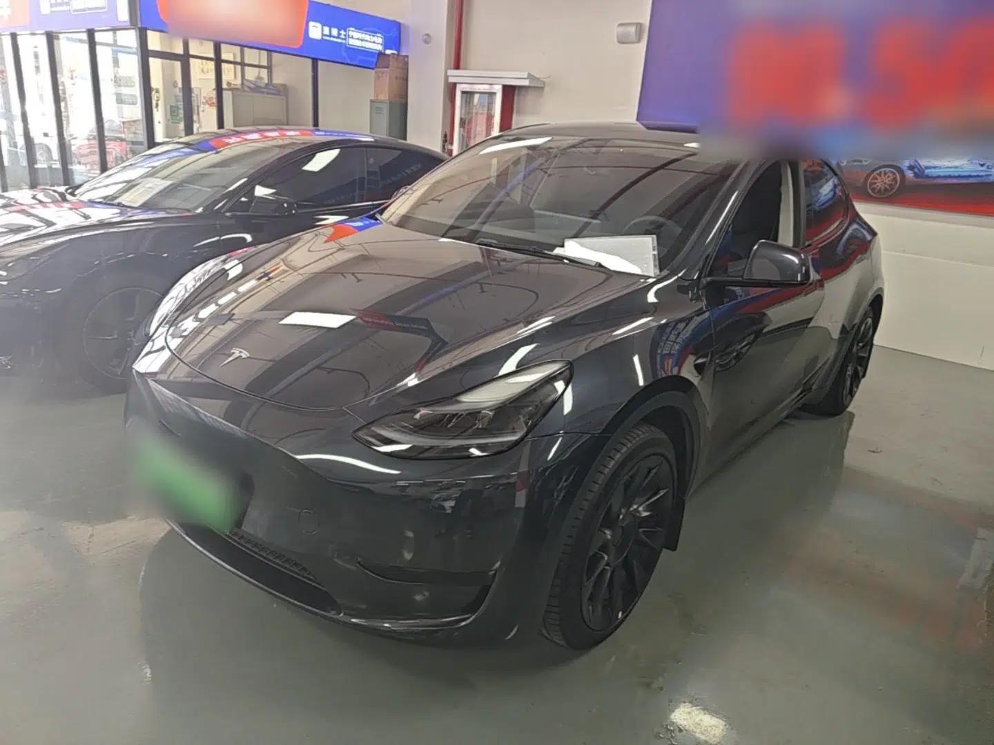 Tesla Model Y 2024 Rear-Wheel-Drive Version — миниатюра 1