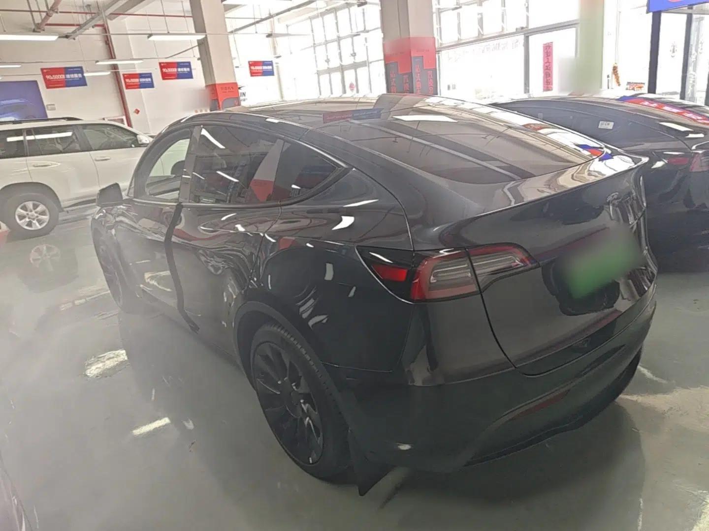 Tesla Model Y 2024 Rear-Wheel-Drive Version — миниатюра 13