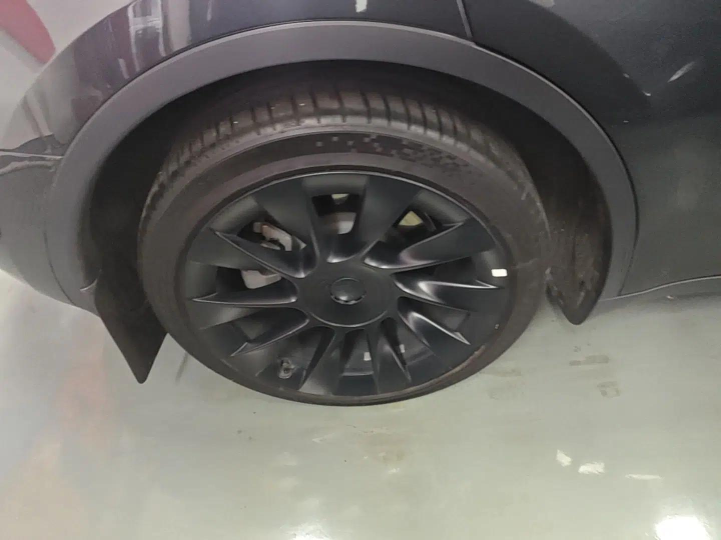 Tesla Model Y 2024 Rear-Wheel-Drive Version — миниатюра 16