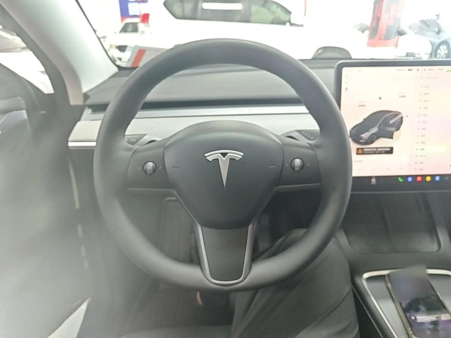 Tesla Model Y 2024 Rear-Wheel-Drive Version — миниатюра 18
