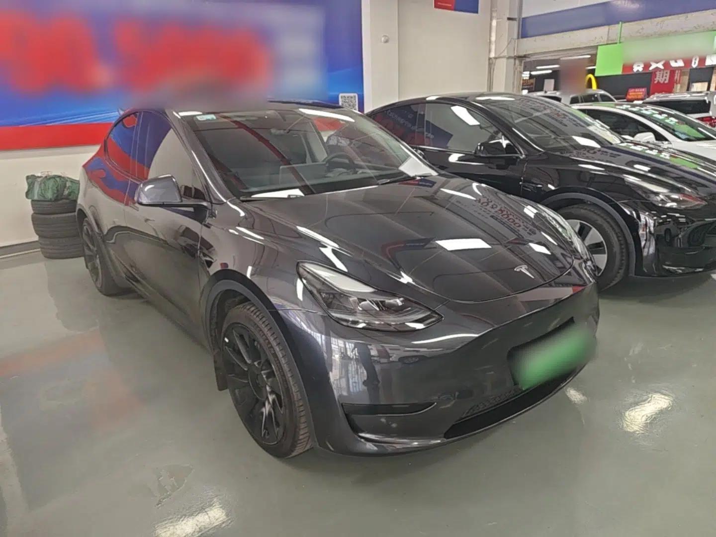 Tesla Model Y 2024 Rear-Wheel-Drive Version — миниатюра 3
