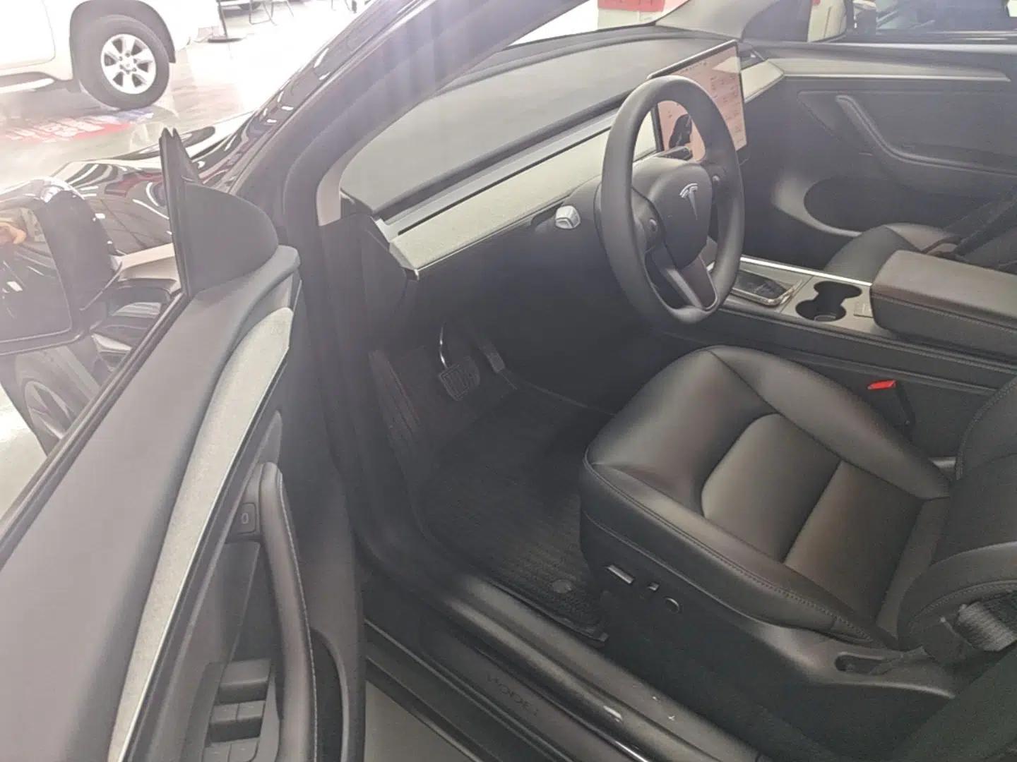 Tesla Model Y 2024 Rear-Wheel-Drive Version — миниатюра 23