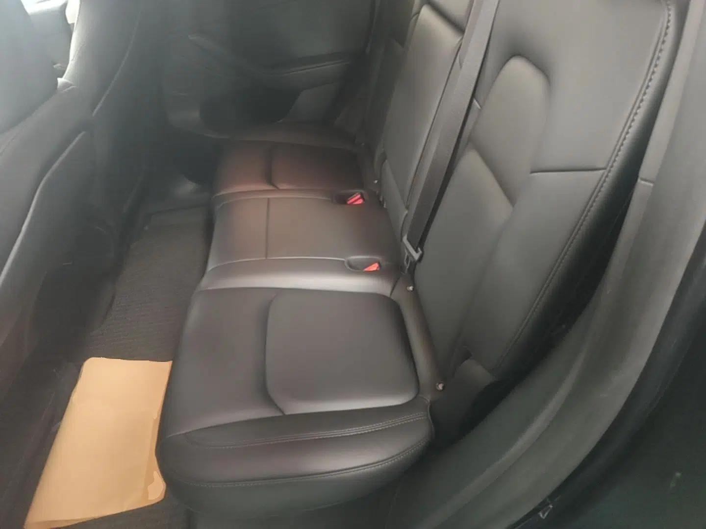 Tesla Model Y 2024 Rear-Wheel-Drive Version — миниатюра 25