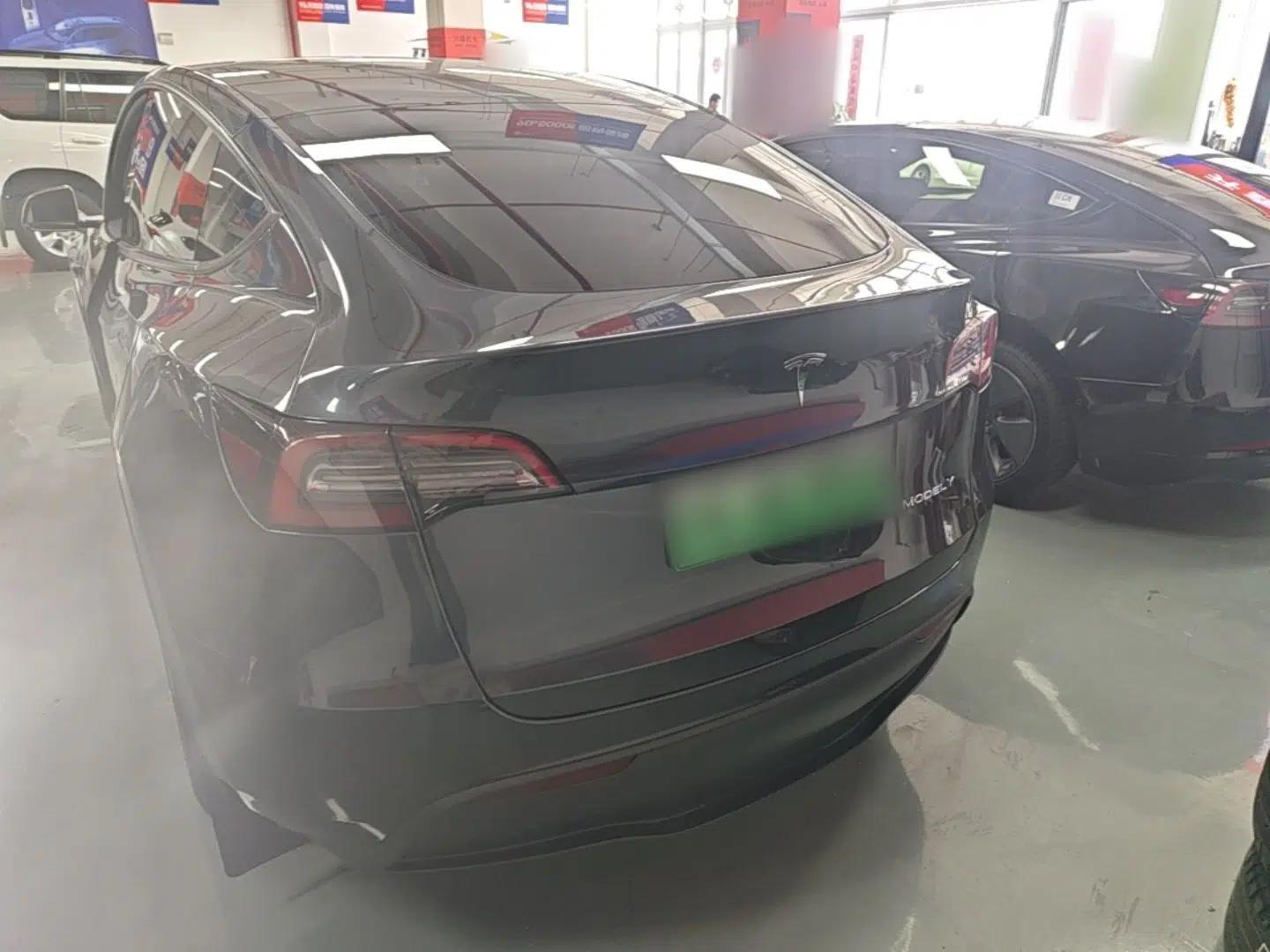 Tesla Model Y 2024 Rear-Wheel-Drive Version — миниатюра 5
