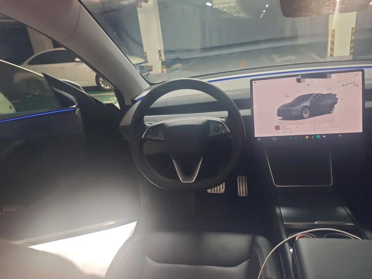 Tesla Model Y 2025 Long-Range All-Wheel Drive First Edition — миниатюра 10