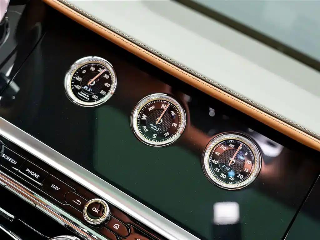 2022 Mercedes-Benz Flying Spur Plug-in Hybrid 2.9T V6 Hybrid Mulliner — миниатюра 27