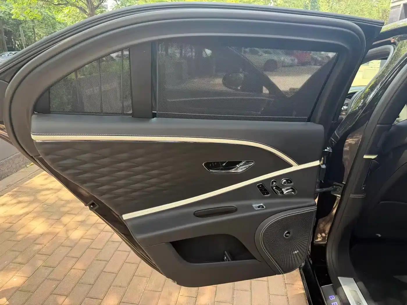 2022 Flying Spur Plug-in Hybrid 2.9T V6 — миниатюра 8