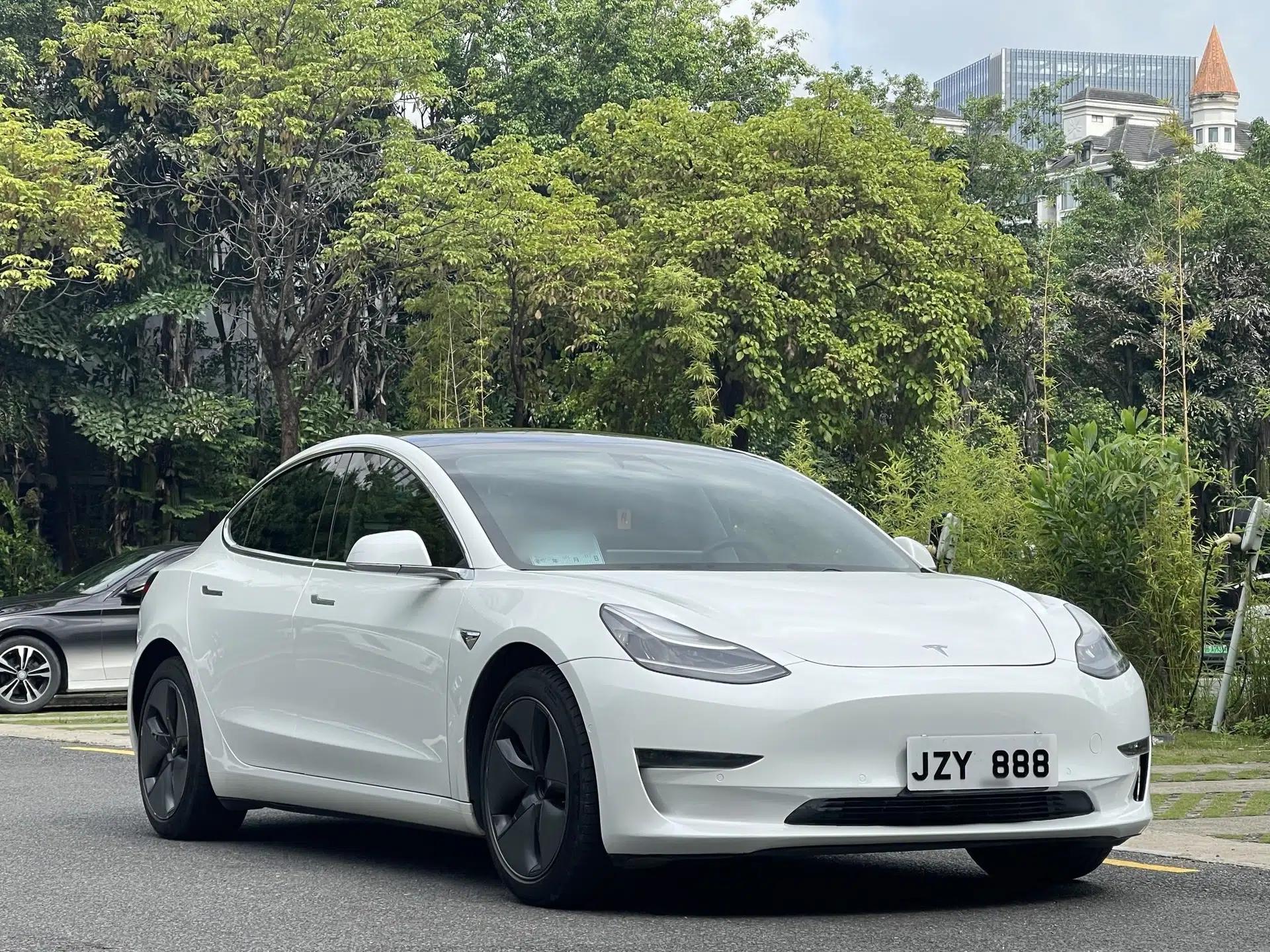 Tesla Model 3 2019 Long-Range Rear-Wheel-Drive Version — миниатюра 12