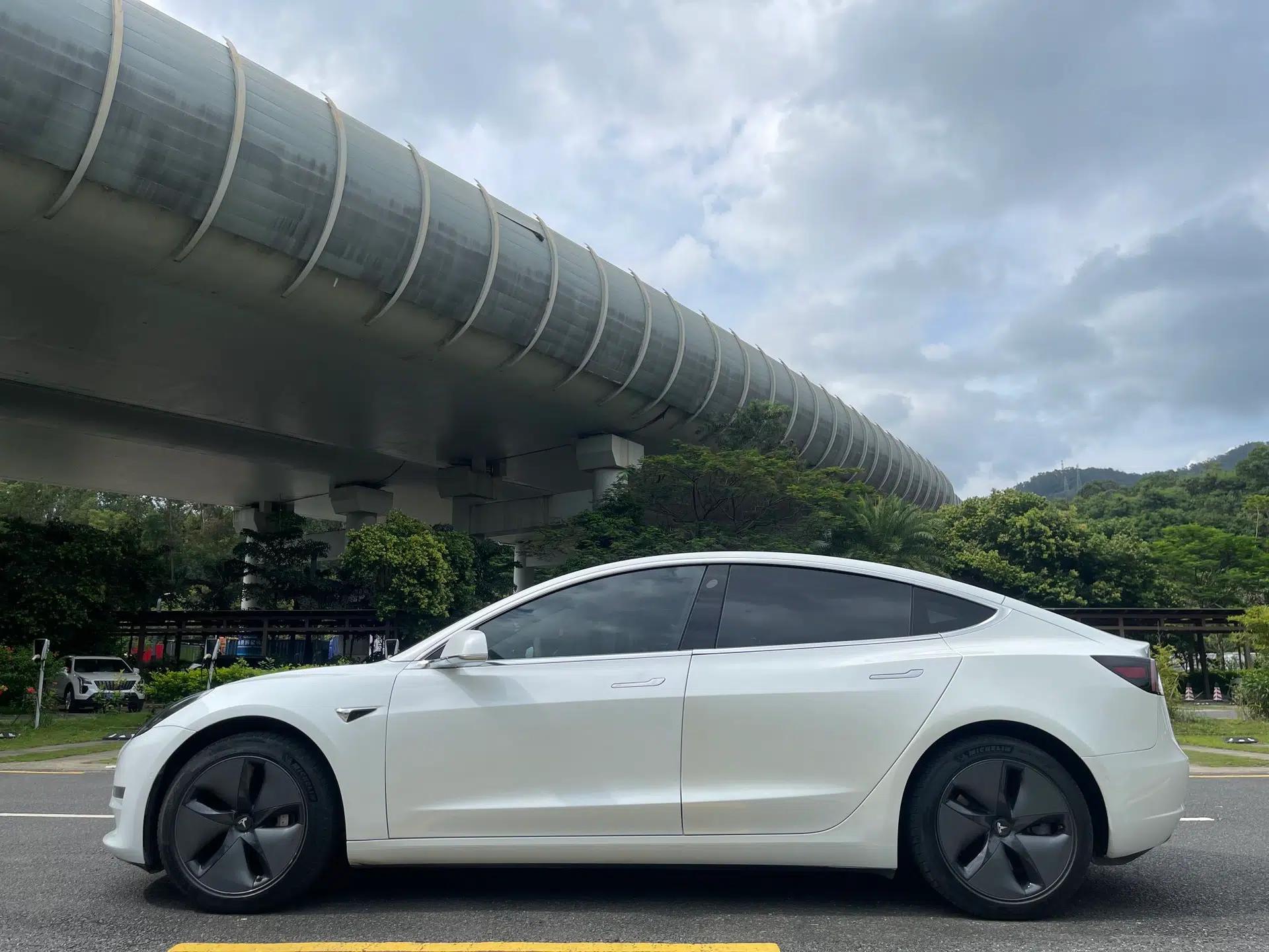 Tesla Model 3 2019 Long-Range Rear-Wheel-Drive Version — миниатюра 17
