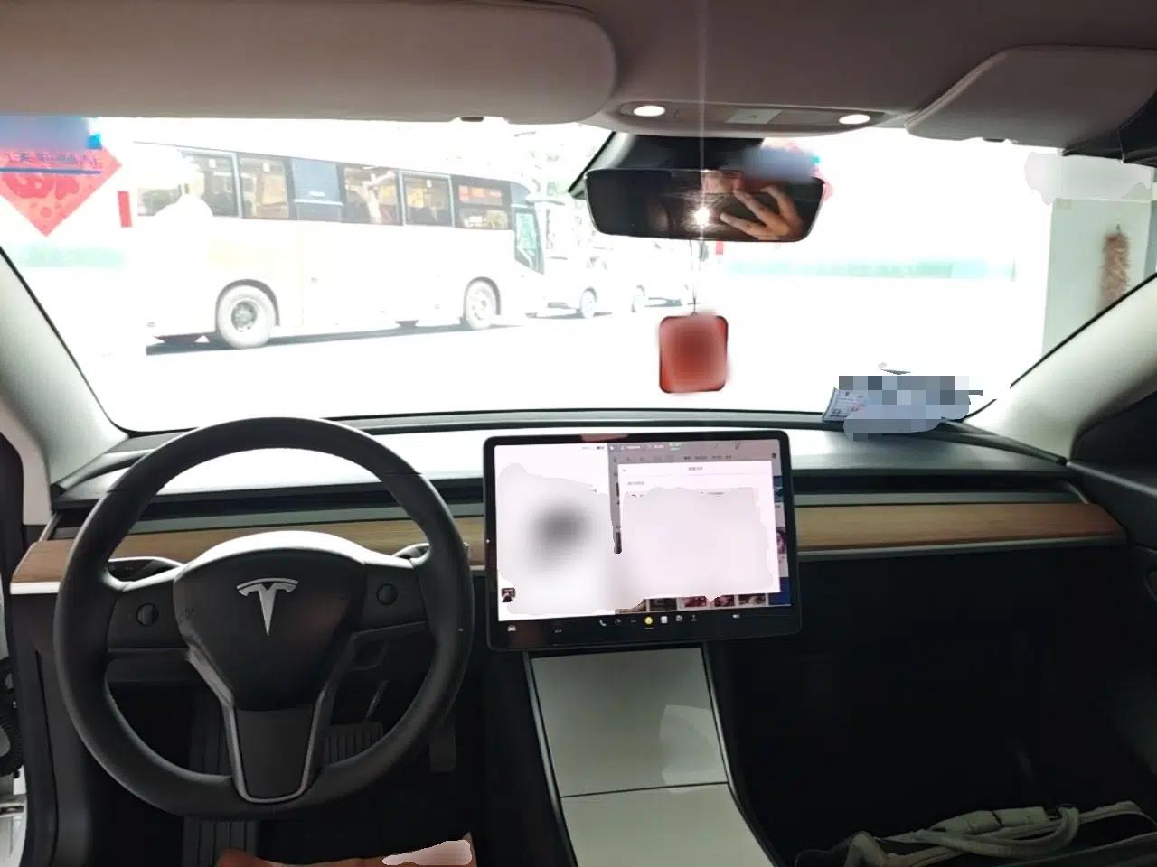Tesla Model 3 2019 Long-Range Rear-Wheel-Drive Version — миниатюра 18