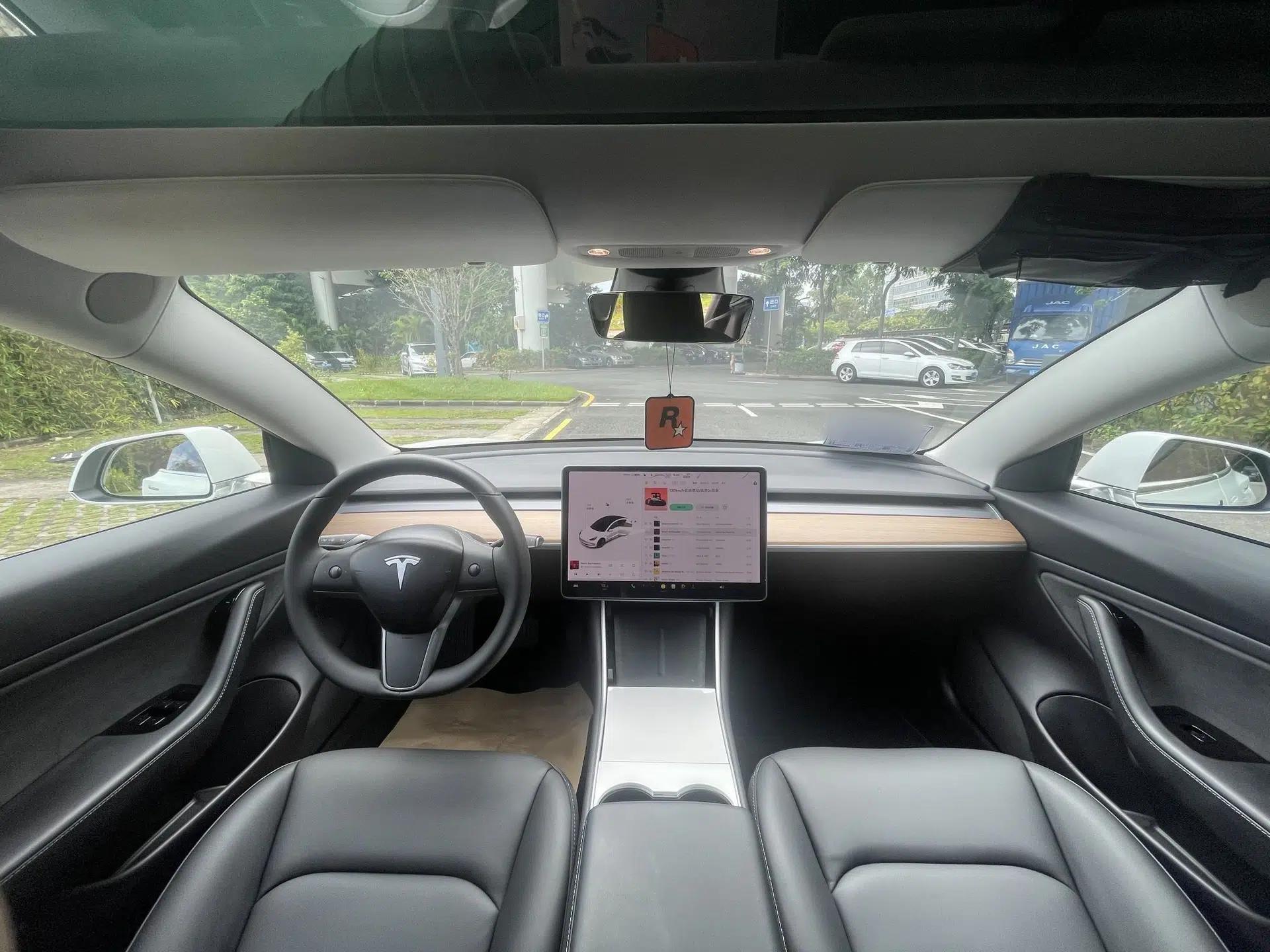 Tesla Model 3 2019 Long-Range Rear-Wheel-Drive Version — миниатюра 33