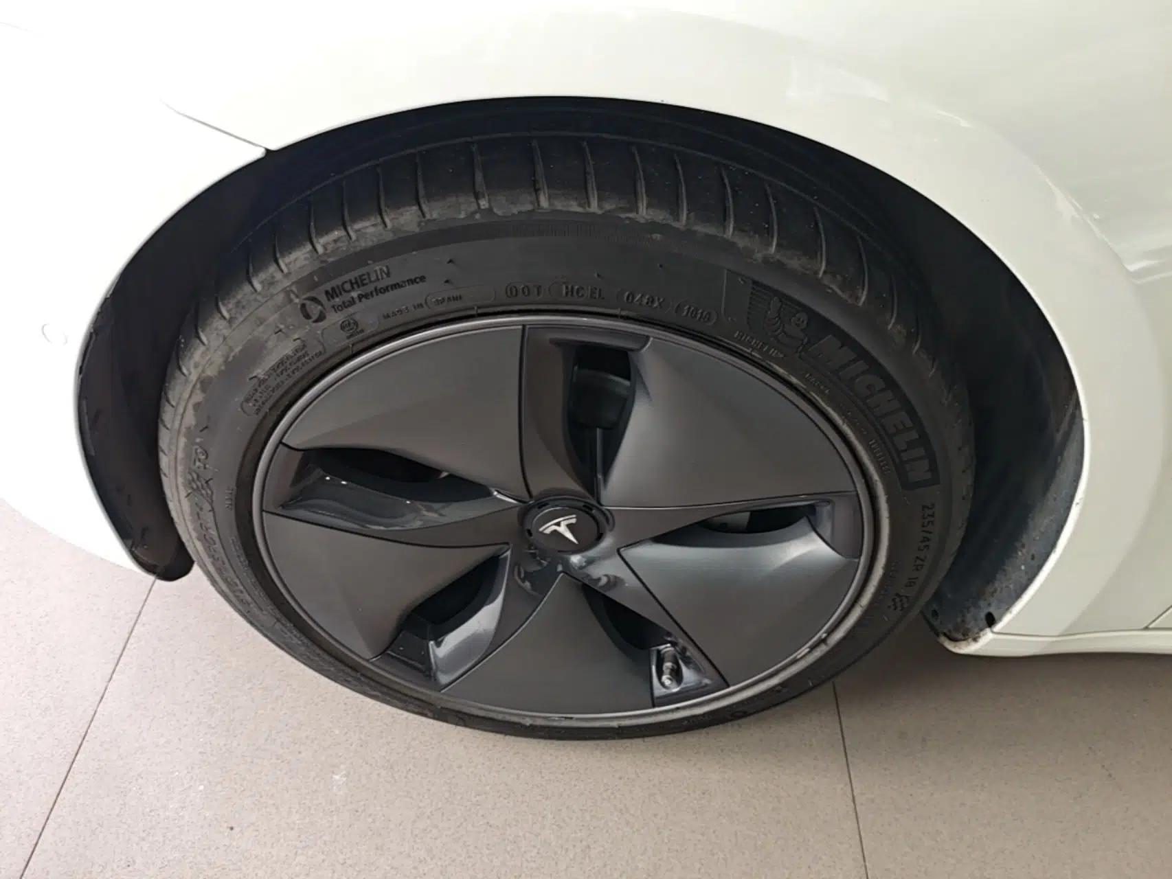 Tesla Model 3 2019 Long-Range Rear-Wheel-Drive Version — миниатюра 10