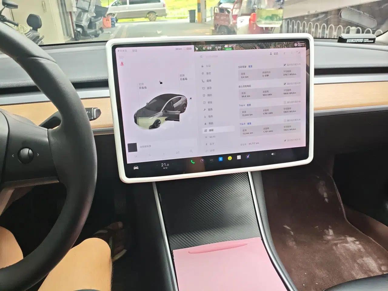 Tesla Model 3 2020 Standard Range Rear-Wheel Drive Upgraded Version — миниатюра 13