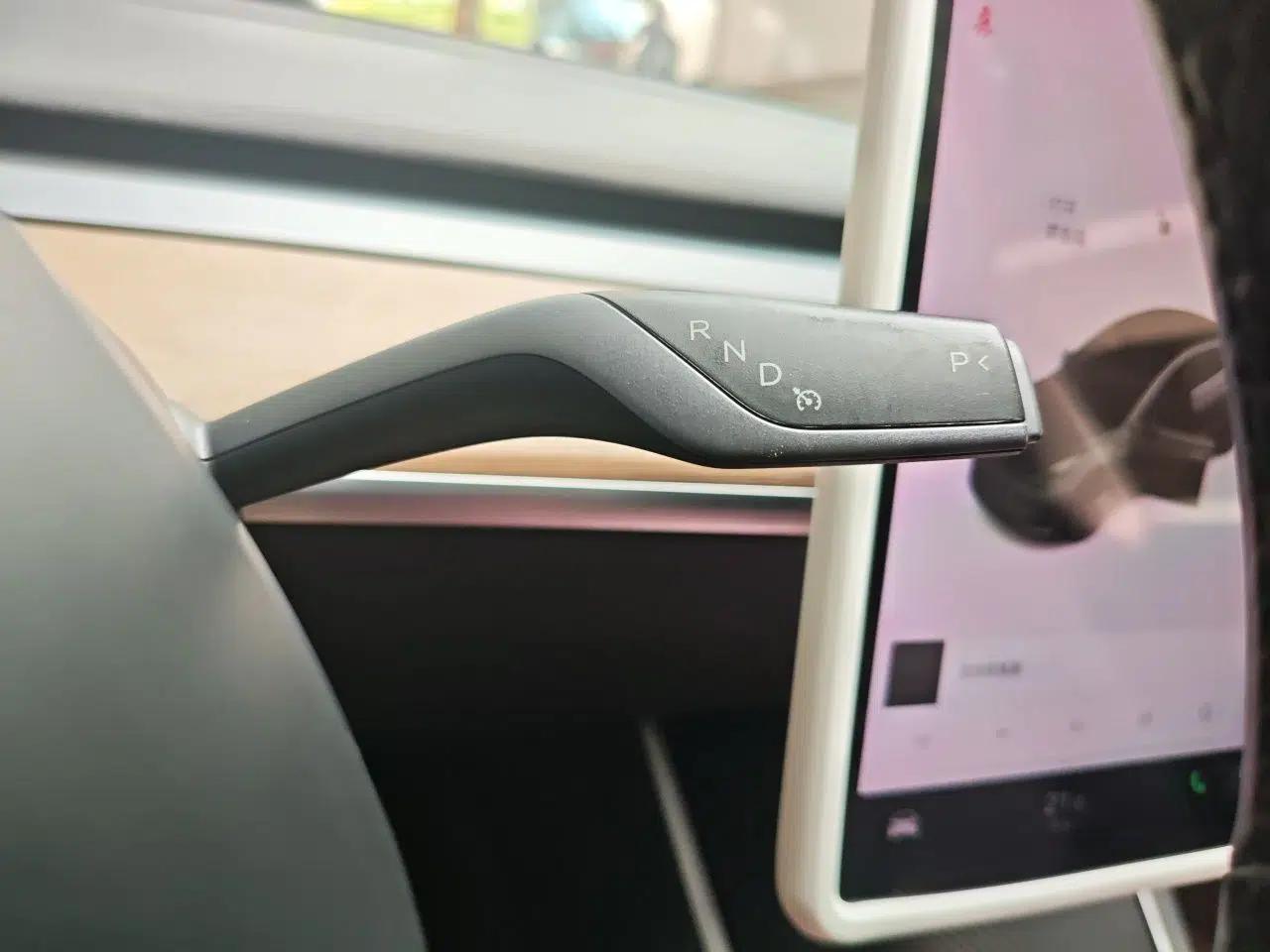 Tesla Model 3 2020 Standard Range Rear-Wheel Drive Upgraded Version — миниатюра 14