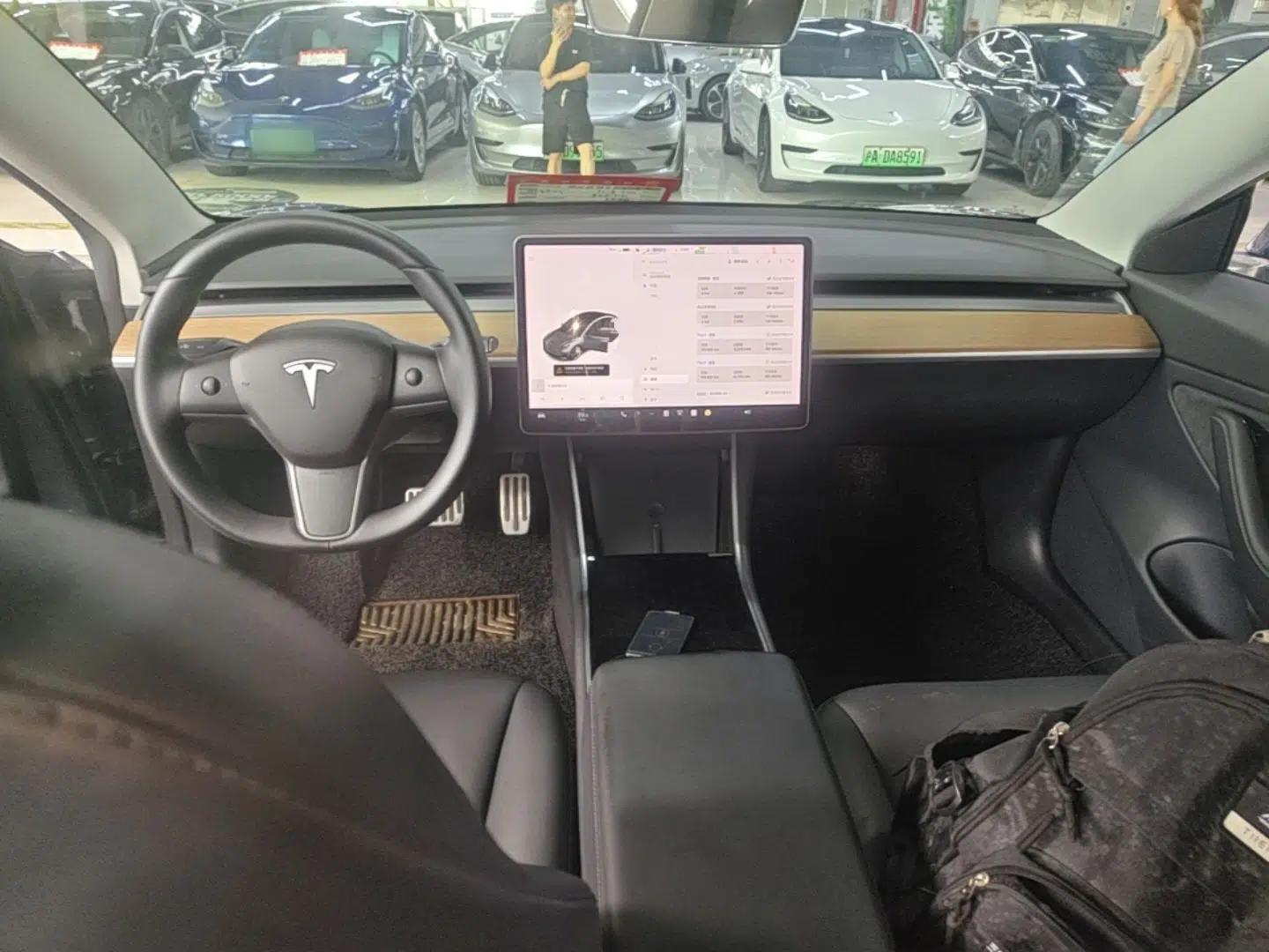 Tesla Model 3 2019 Long-Range All-Wheel-Drive Version — миниатюра 17