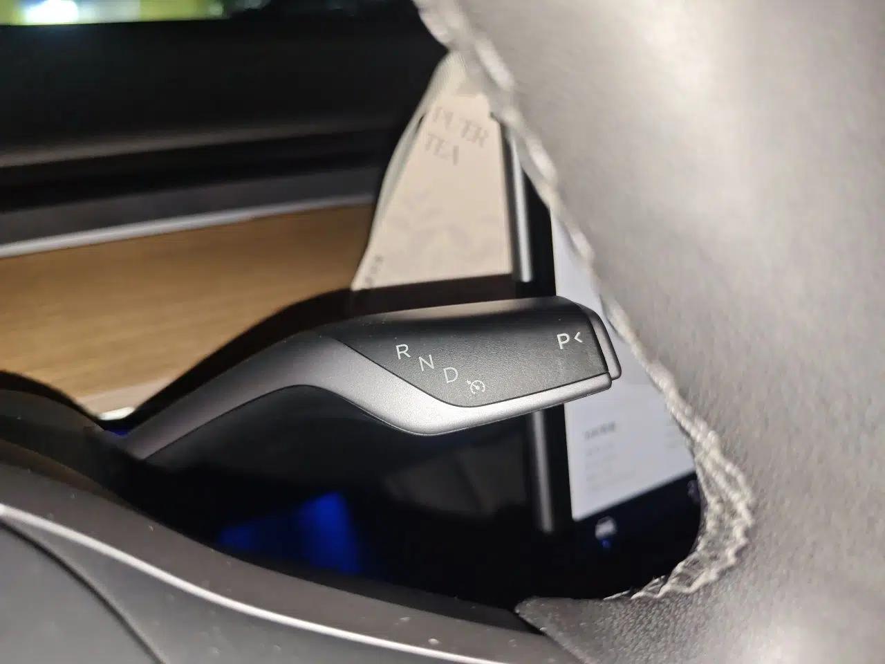 Tesla Model 3 2022 Rear-Wheel-Drive Version — миниатюра 14