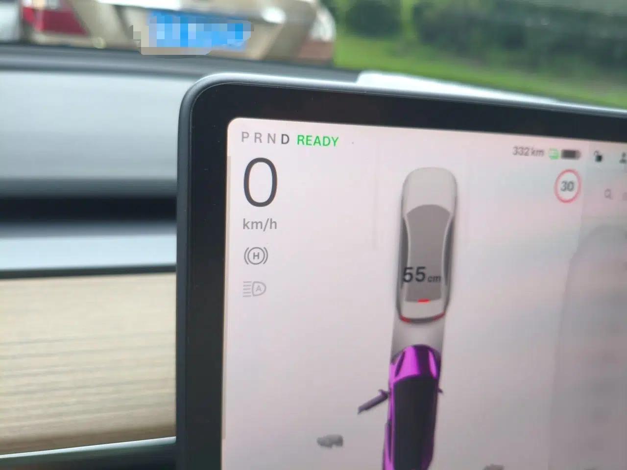 Tesla Model 3 2022 Rear-Wheel-Drive Version — миниатюра 13