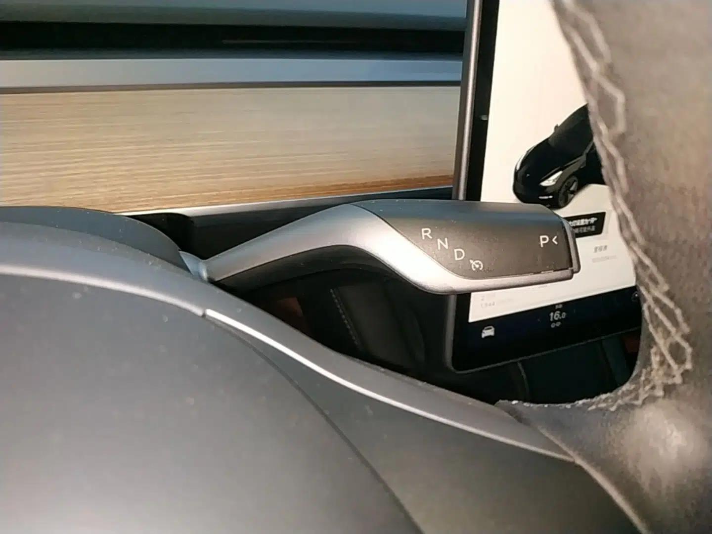 Tesla Model 3 2022 Rear-Wheel-Drive Version — миниатюра 16