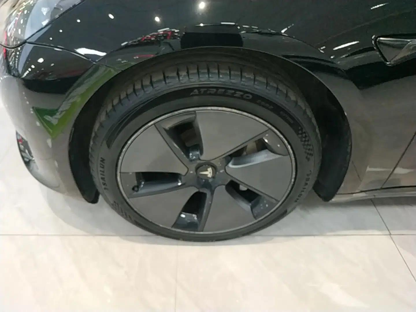 Tesla Model 3 2022 Rear-Wheel-Drive Version — миниатюра 10