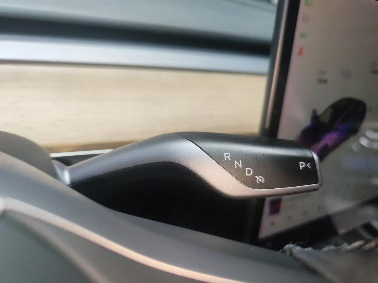 Tesla Model 3 2021 Standard Range Rear-Wheel Drive Upgraded Version 3D6 — миниатюра 13