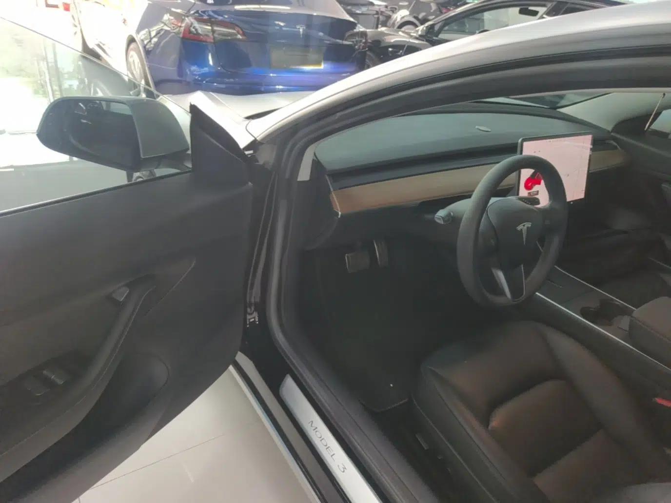 Tesla Model 3 2020 Refreshed Version Long-Range Rear-Wheel Drive — миниатюра 23