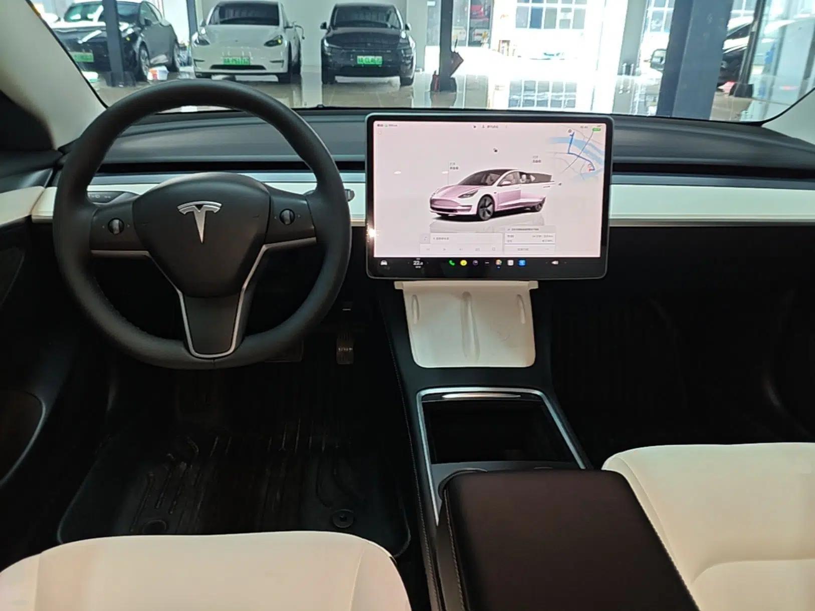 Tesla Model 3 2022 Rear-Wheel-Drive Version — миниатюра 12