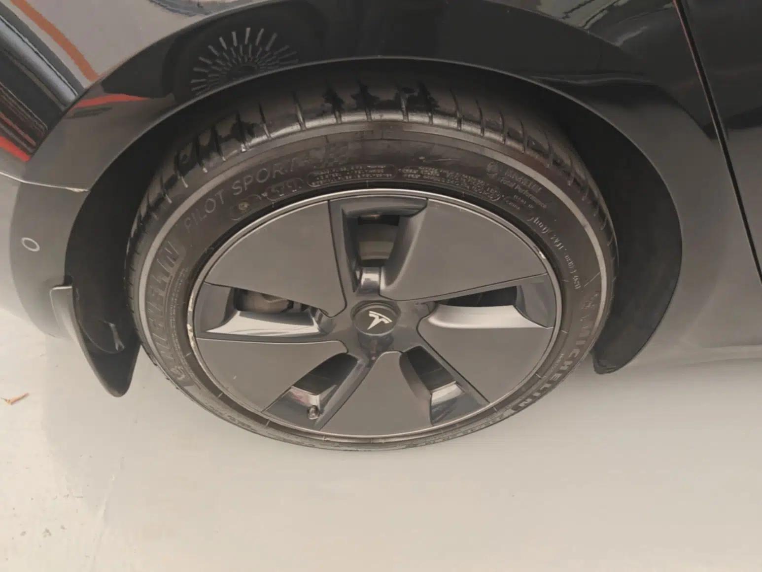 Tesla Model 3 2022 Rear-Wheel-Drive Version — миниатюра 11