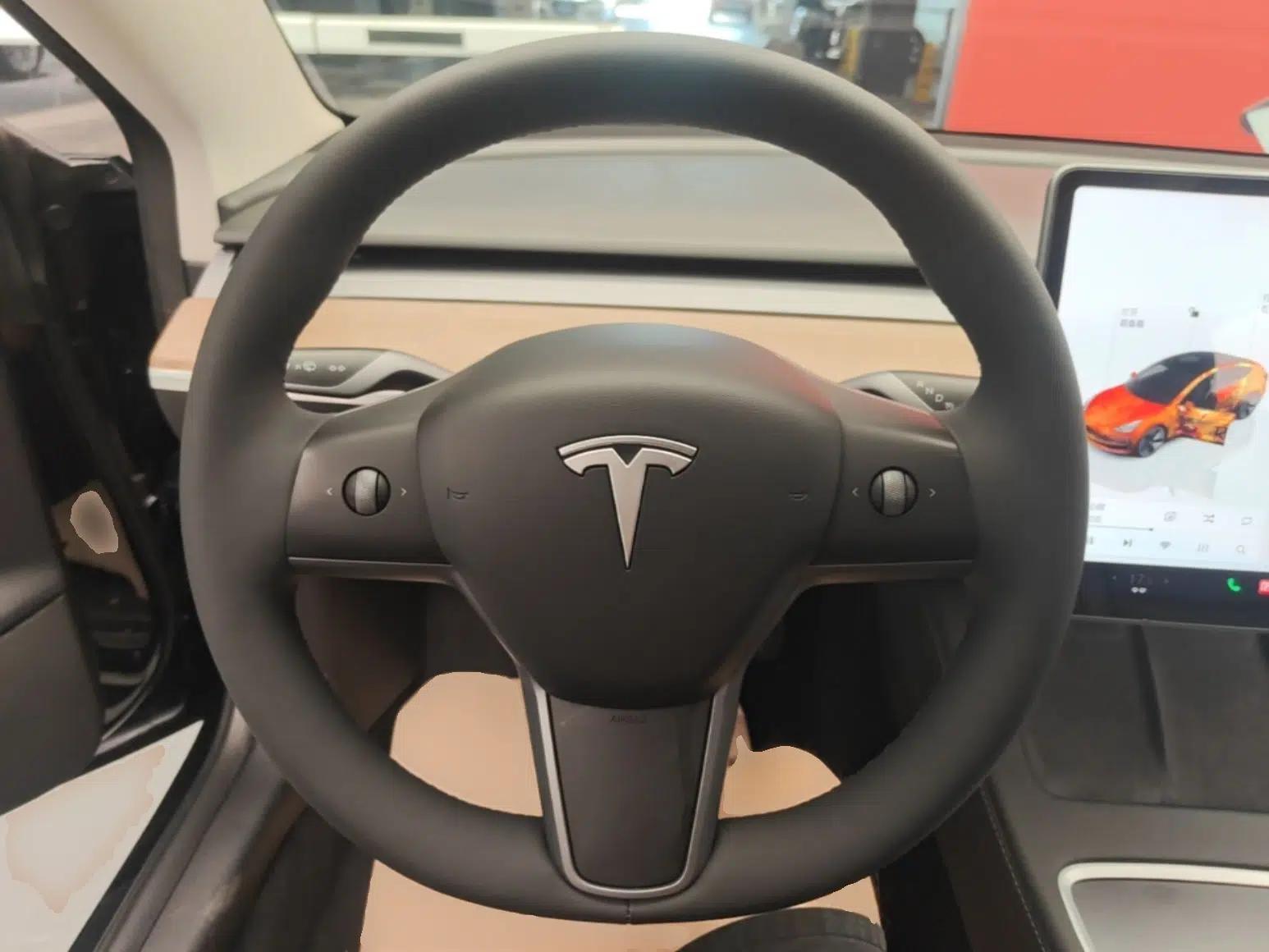 Tesla Model 3 2022 Rear-Wheel-Drive Version — миниатюра 13