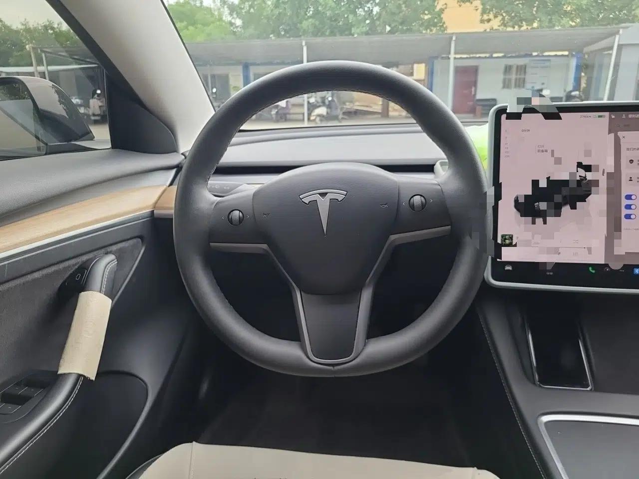 Tesla Model 3 2022 Rear-Wheel-Drive Version — миниатюра 10