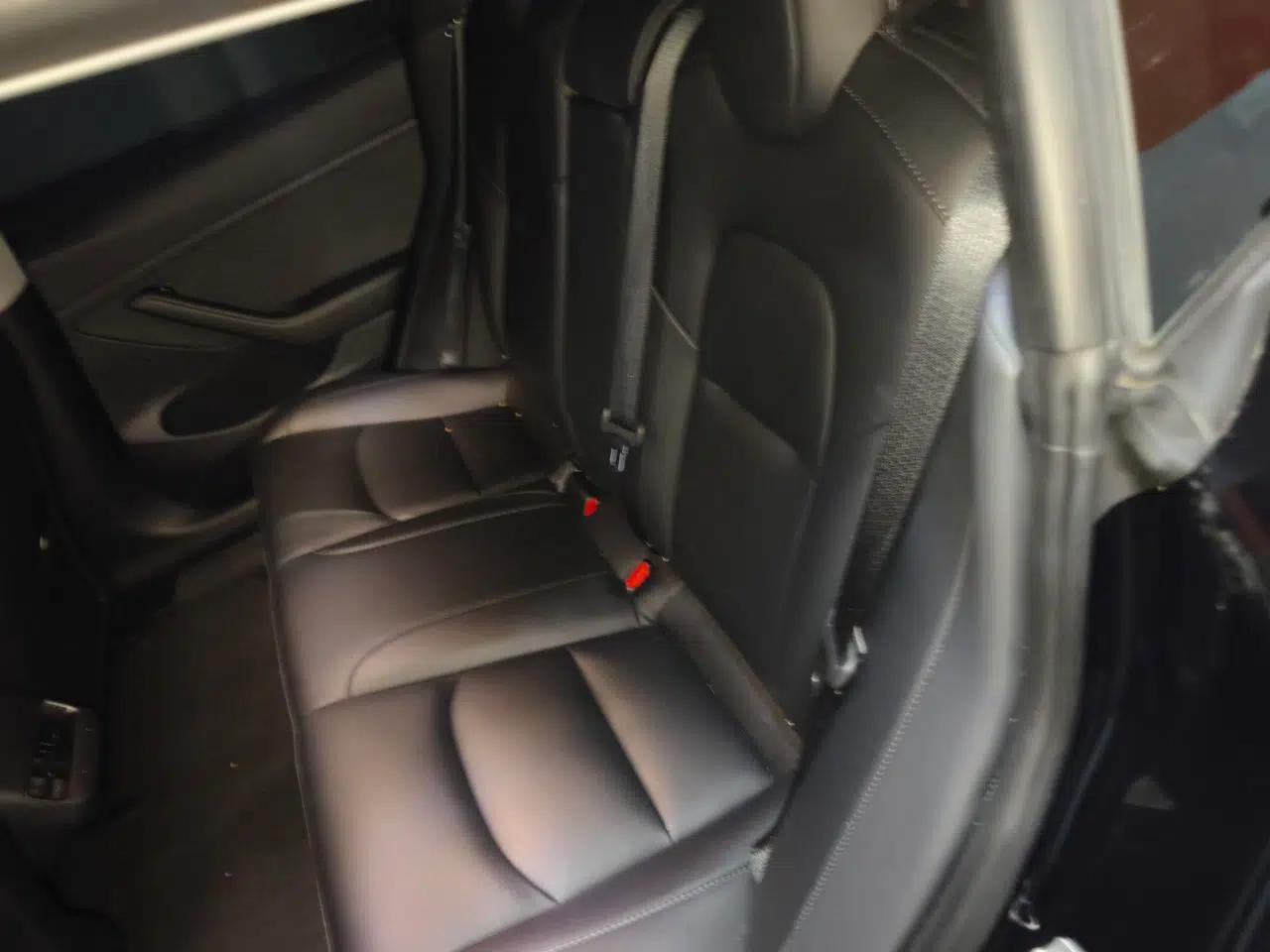 Tesla Model 3 2022 Rear-Wheel-Drive Version — миниатюра 17