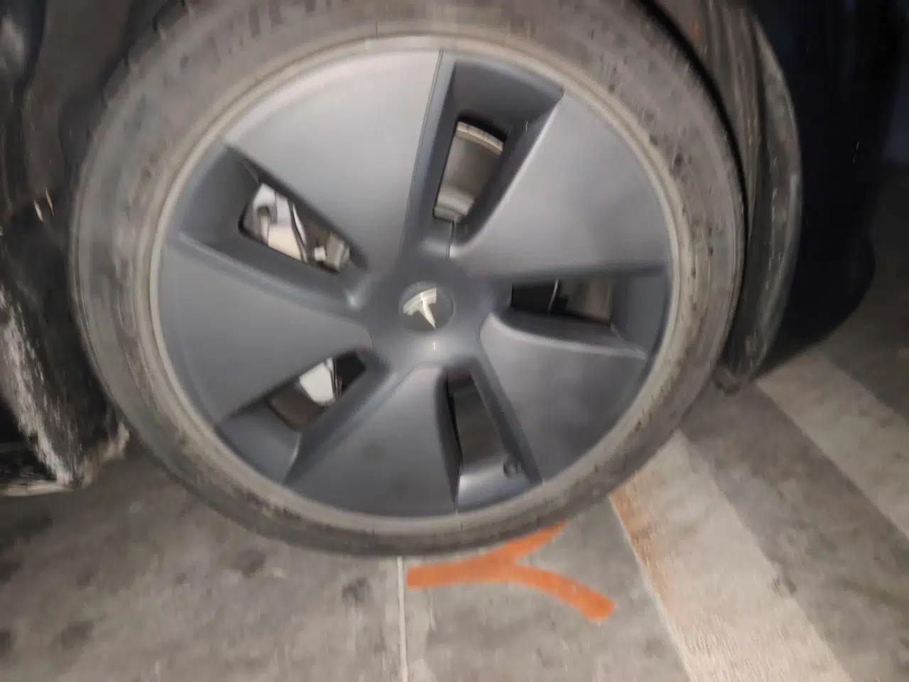 Tesla Model 3 2022 Rear-Wheel-Drive Version — миниатюра 8