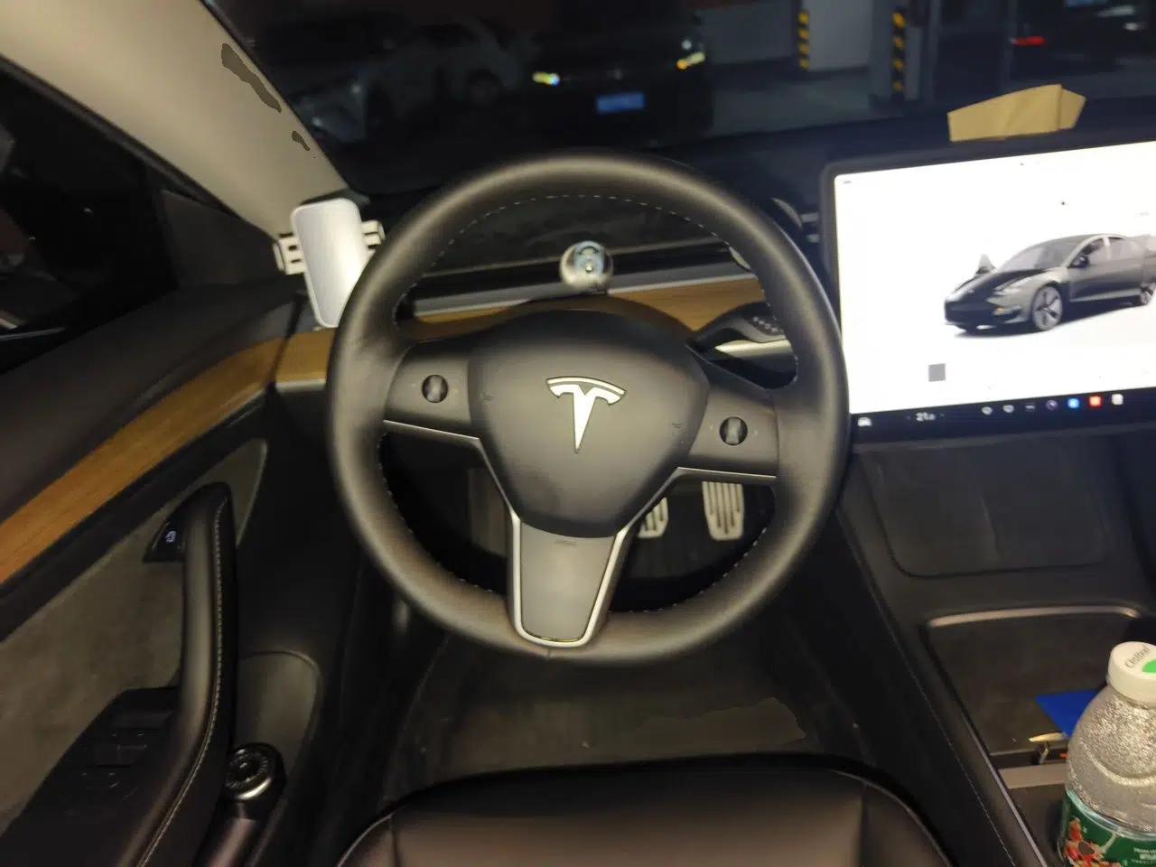 Tesla Model 3 2022 Rear-Wheel-Drive Version — миниатюра 10