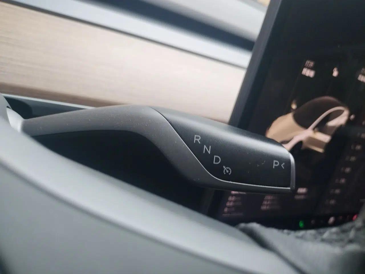 Tesla Model 3 2022 Rear-Wheel-Drive Version — миниатюра 14