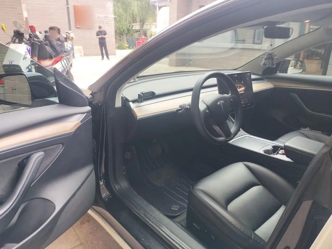 Tesla Model 3 2022 Rear-Wheel-Drive Version — миниатюра 16