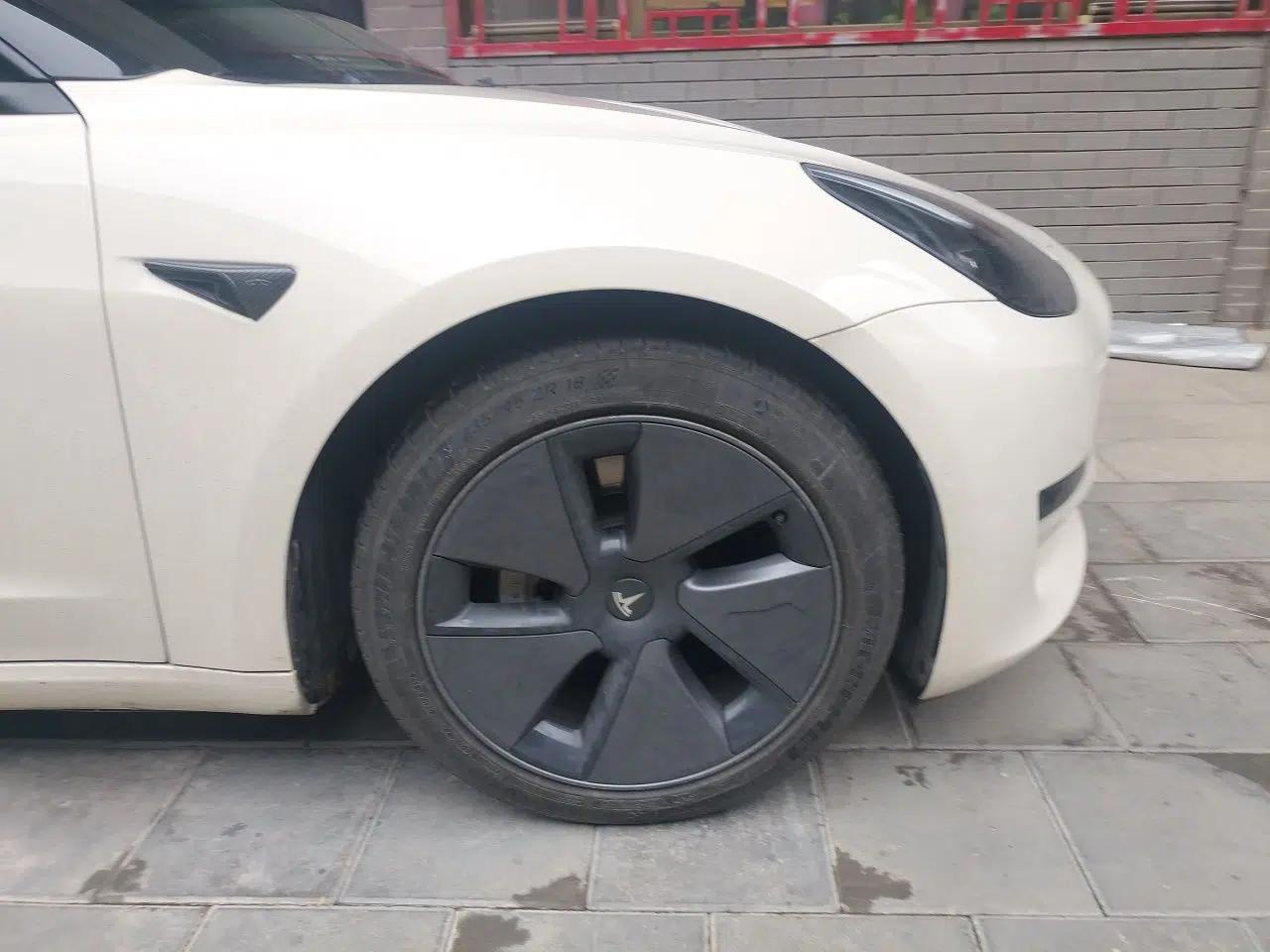 Tesla Model 3 2022 Rear-Wheel-Drive Version — миниатюра 8