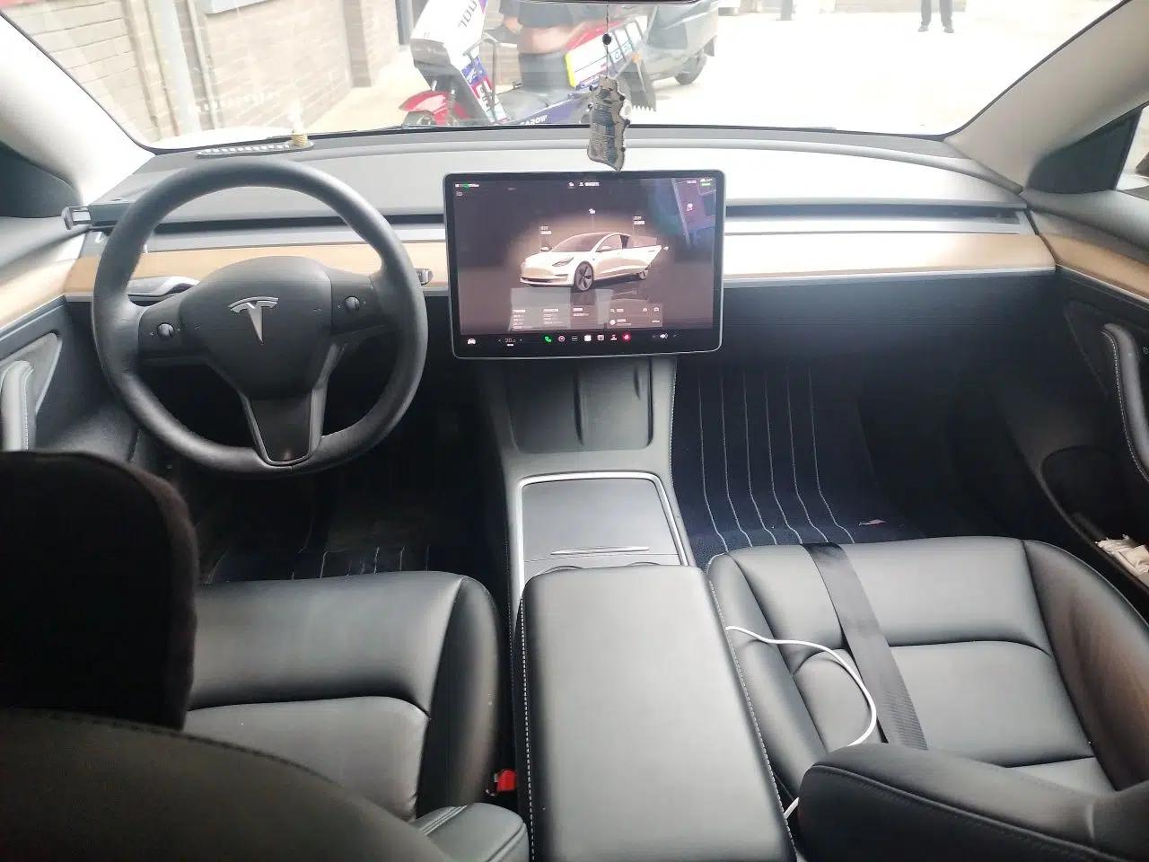 Tesla Model 3 2022 Rear-Wheel-Drive Version — миниатюра 9