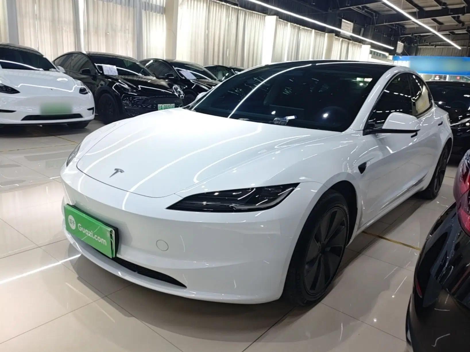Tesla Model 3 2023 Rear-Wheel-Drive Version — миниатюра 1